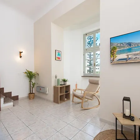 Oliviers -agreable 2 Pieces Dans Maison Bourgeoise Daire Menton