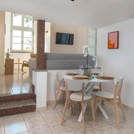 Oliviers -agreable 2 Pieces Dans Maison Bourgeoise * Menton