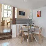 Oliviers -agreable 2 Pieces Dans Maison Bourgeoise * Mentona