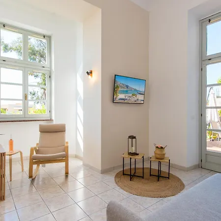 Oliviers -agréable 2 Pièces Dans Maison Bourgeoise * Menton